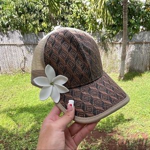 Hawai’i Style Adjustable Snapback Hat with faux Flower